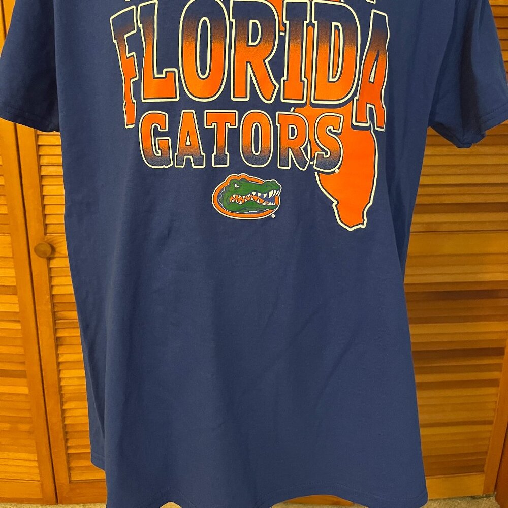UNIVERSITY OF FLORIDA GATORS SZ LARGE 100% COTTON SS TEE SHIRT BY CAPTIVATING - Picture 6 of 6